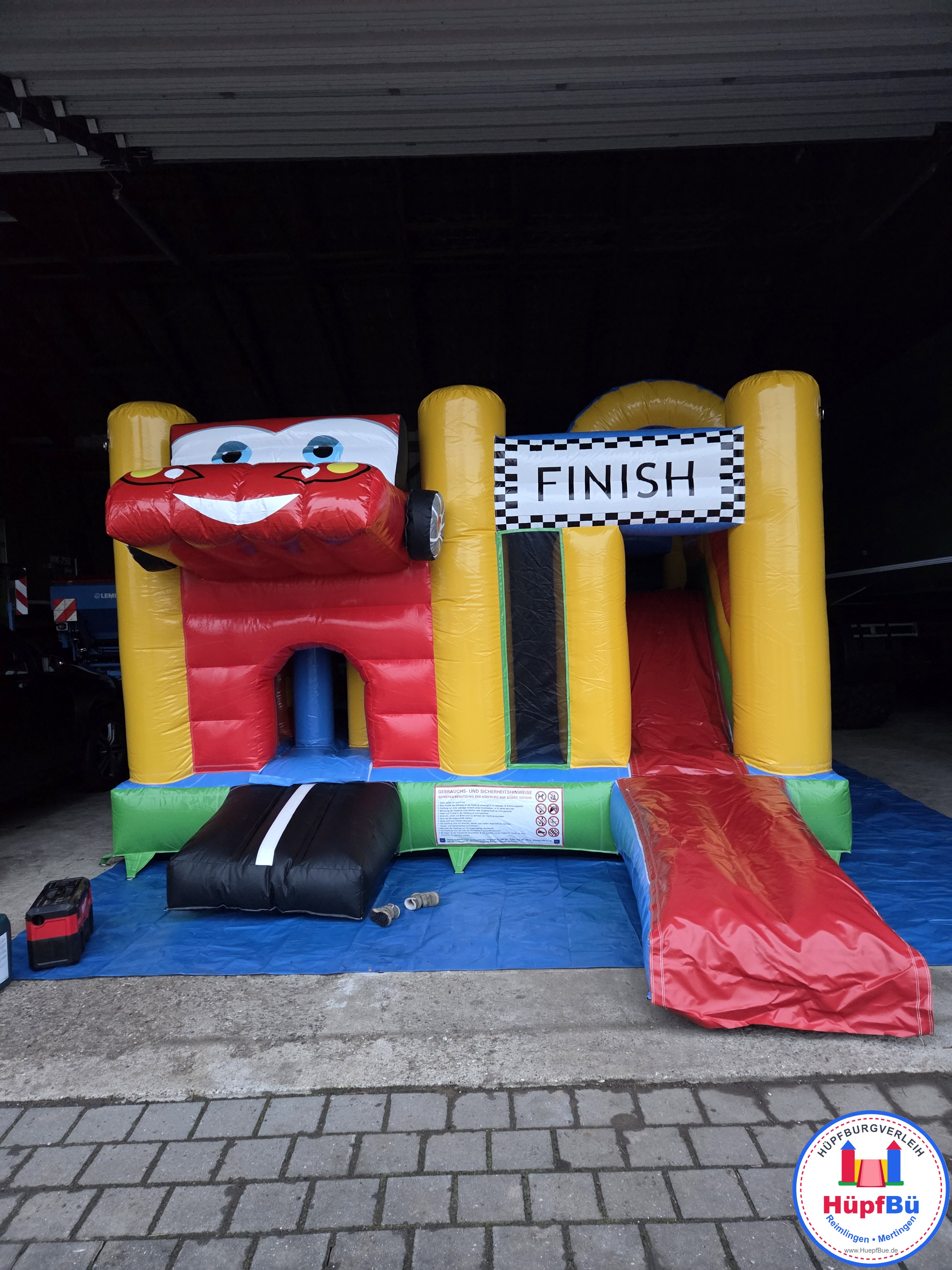 Hüpfburg im Racing Design